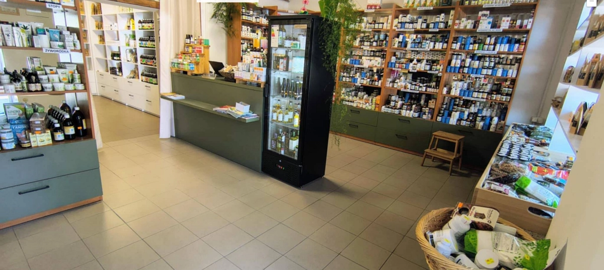 zielarniaroztocza_wnetrzesklepu1